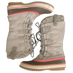 EUC Sorel Joan Of Arctic Knit Waterproof Leather Boots  Size 9